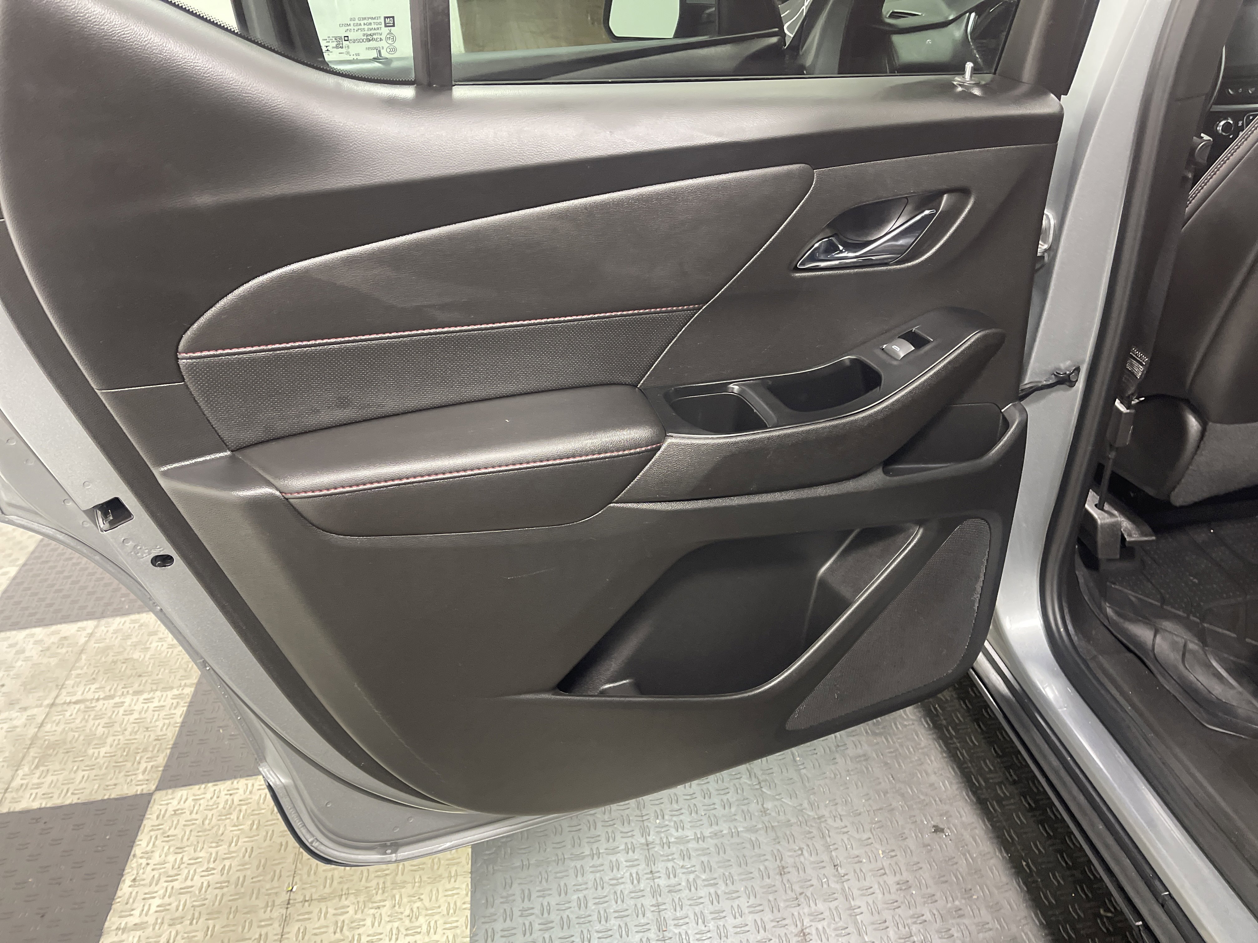Used 2023 Chevrolet Traverse RS w/ LPO, Floor Liner Package image 15