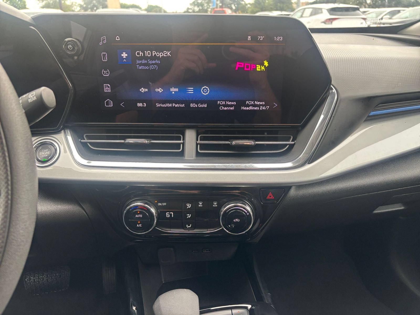 Used 2025 Chevrolet Trax LT FWD image 14