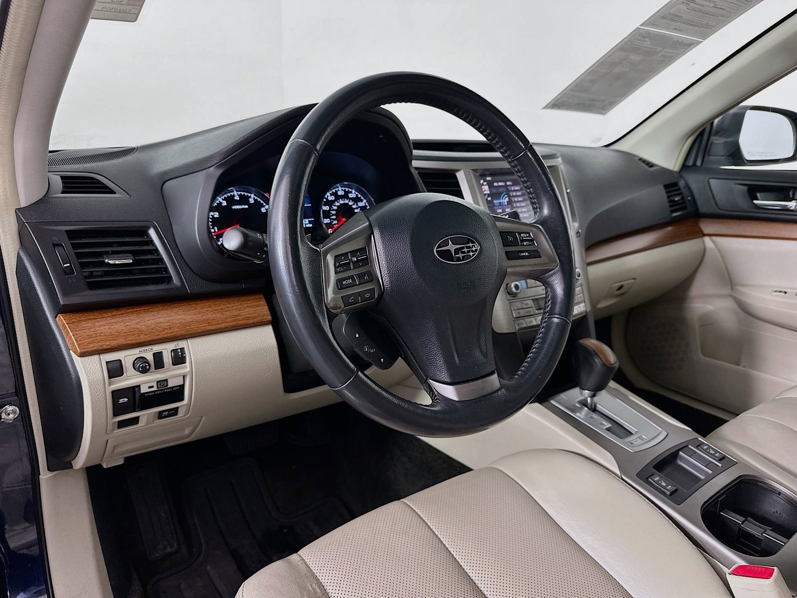 Used 2014 Subaru Outback 3.6R Limited AWD/4WD image 11