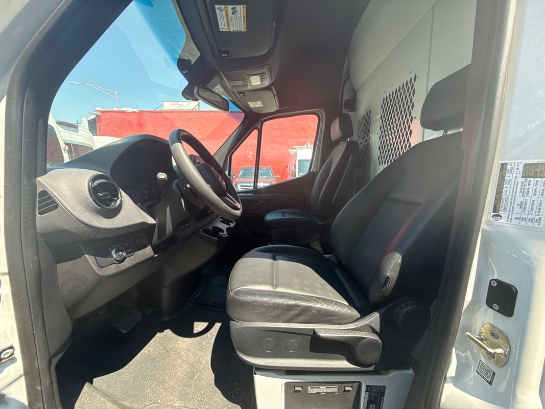 Used 2021 Mercedes-Benz Sprinter 2500 image 12