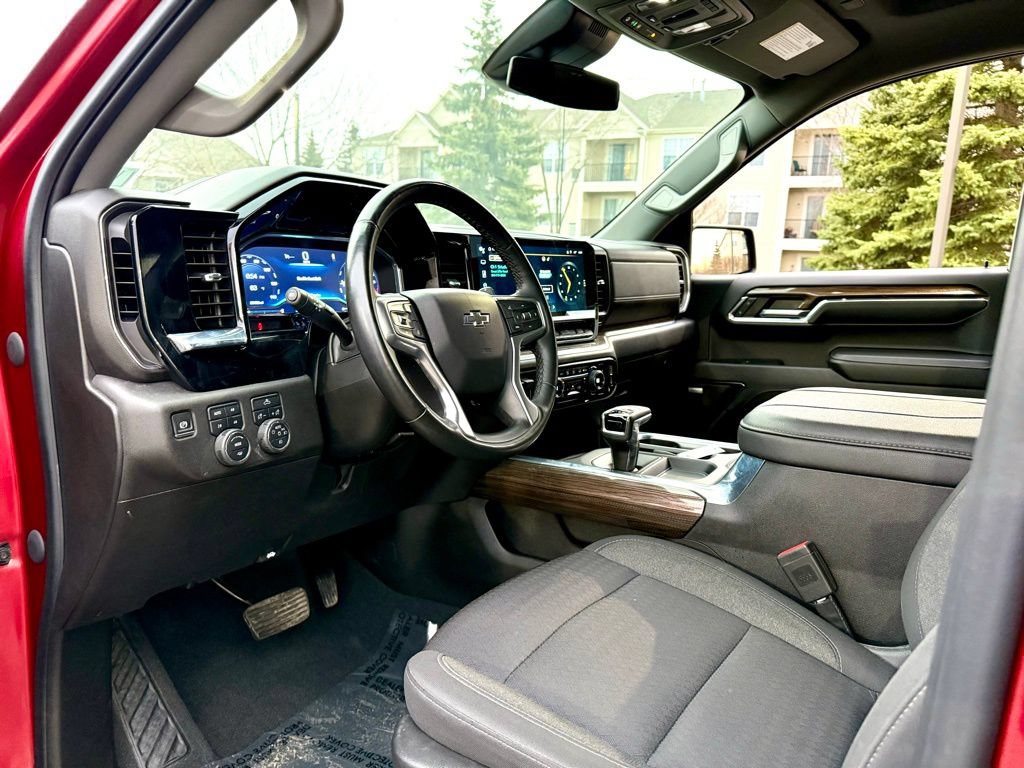 Used 2024 Chevrolet Silverado 1500 RST w/ Convenience Package II AWD/4WD image 16