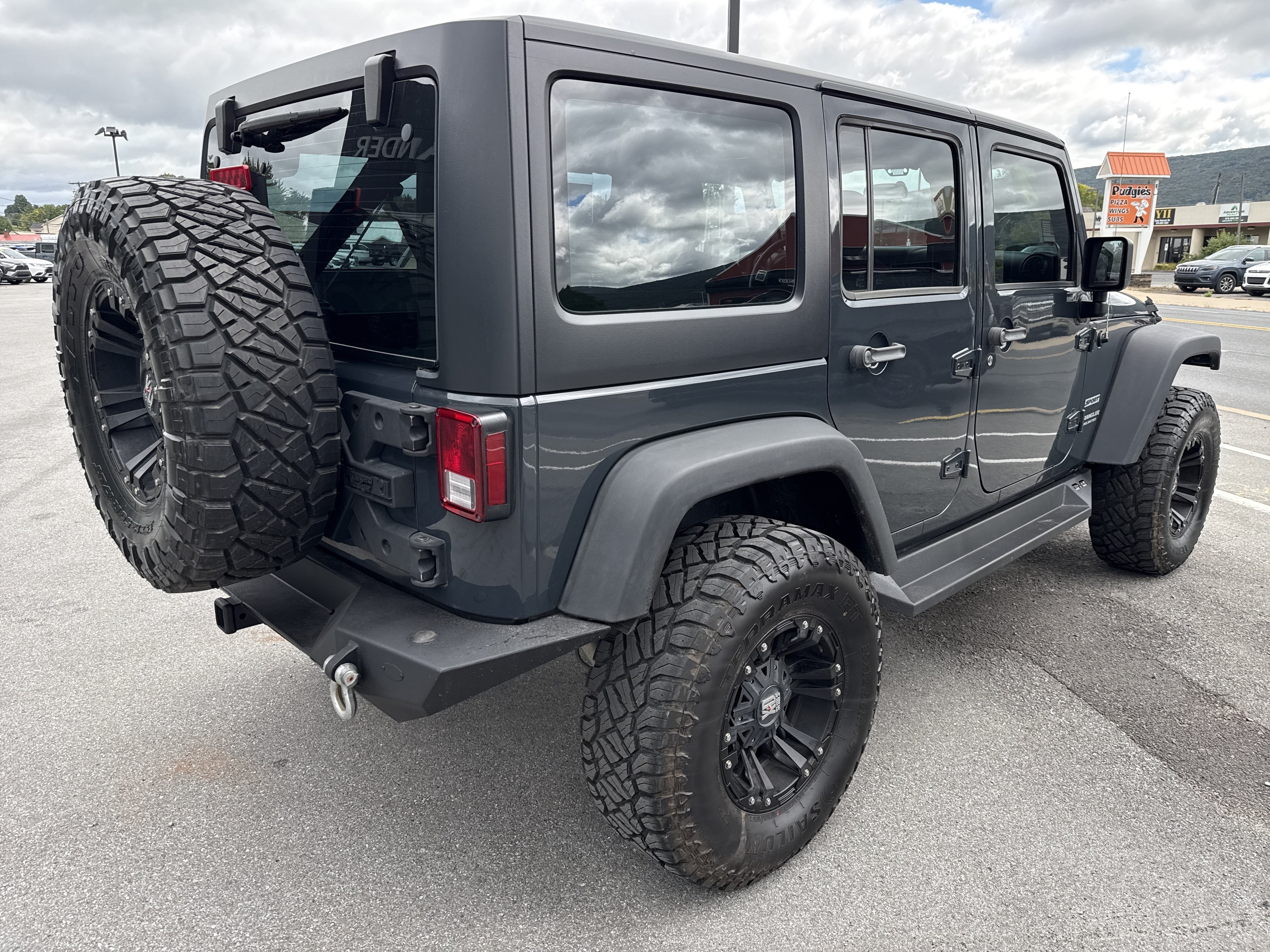 Used 2017 Jeep Wrangler Unlimited Sport w/ Connectivity Group AWD/4WD image 3