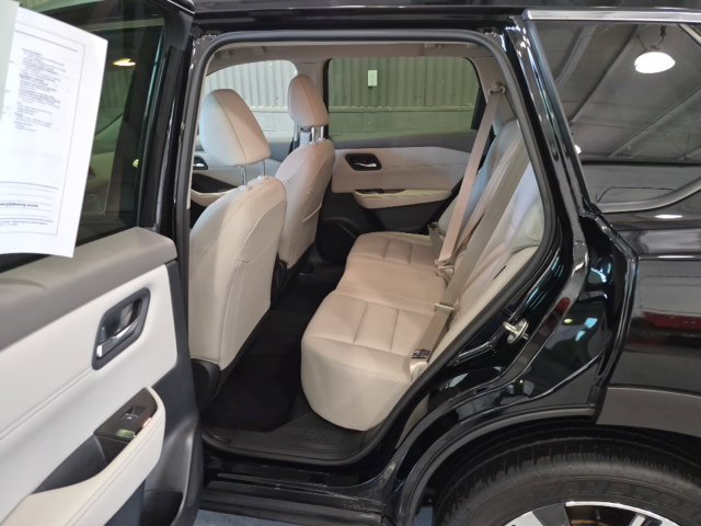 Certified 2025 Nissan Rogue SL AWD/4WD image 17