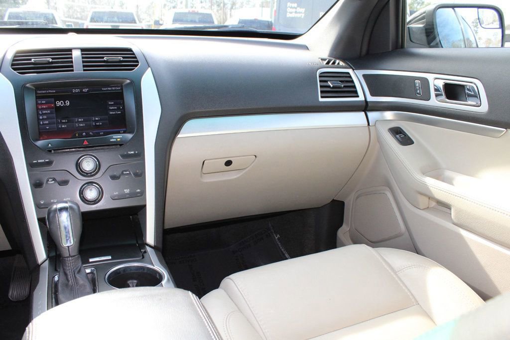 Used 2015 Ford Explorer XLT w/ Equipment Group 202A image 30