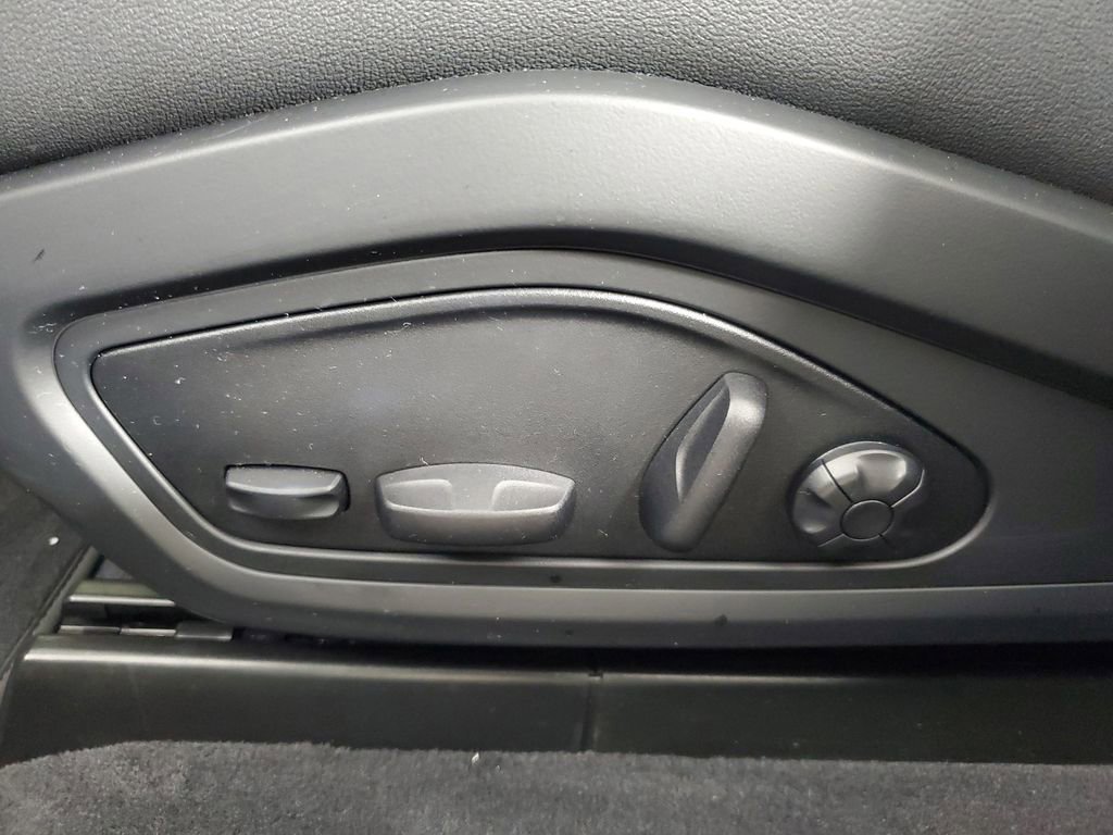 Used 2024 Audi e-tron GT Premium Plus image 20