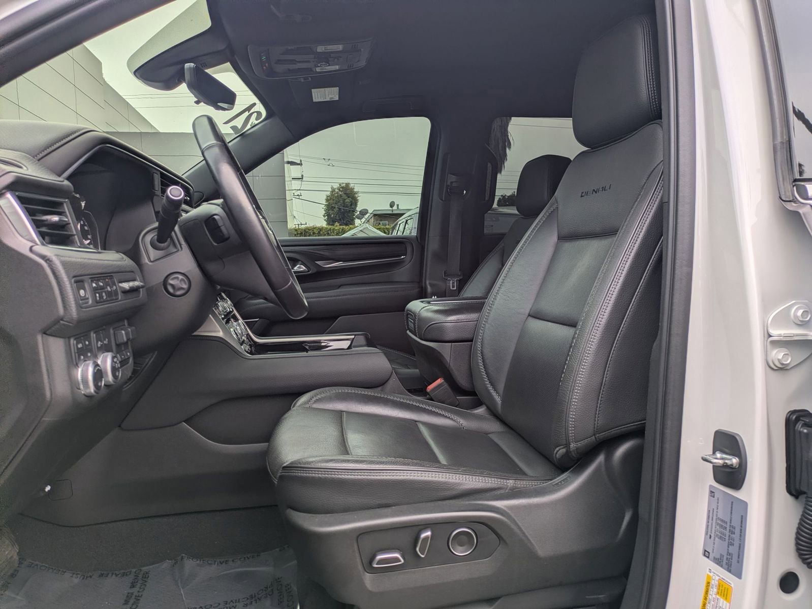 Used 2021 GMC Yukon Denali w/ Denali Ultimate Package image 13