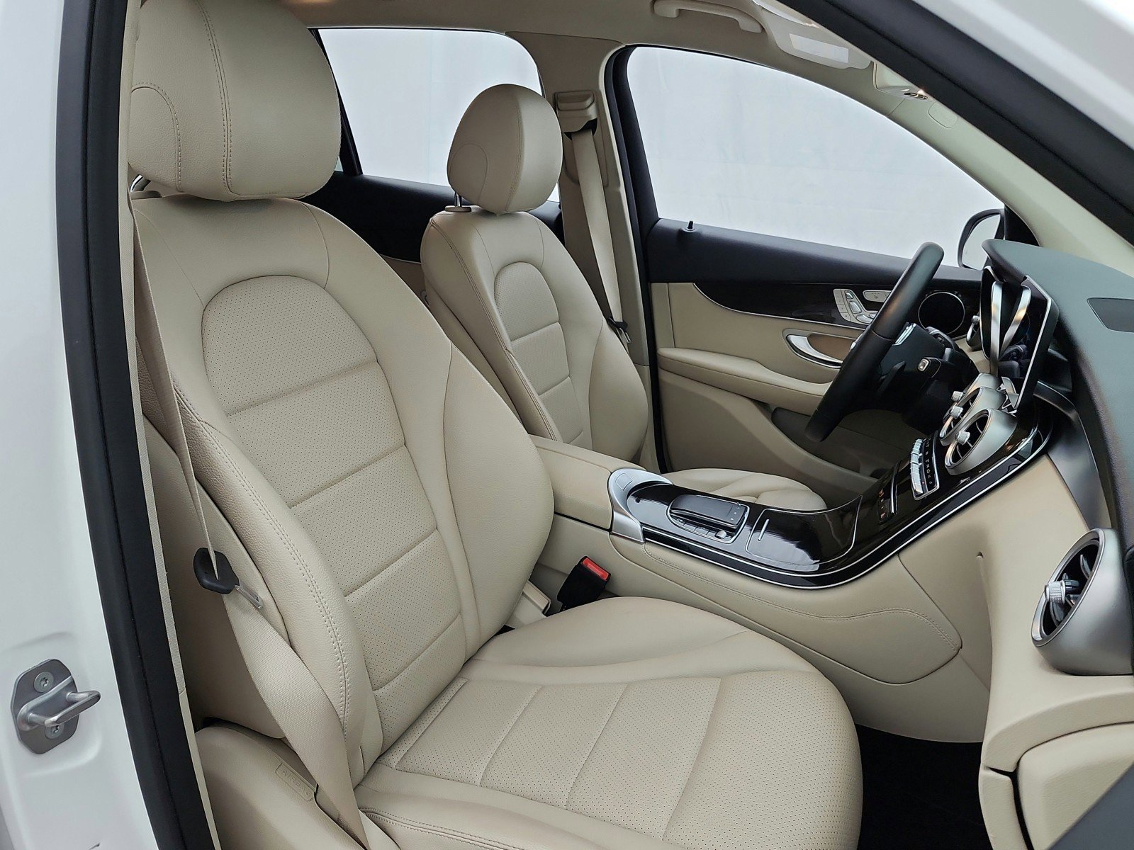 Used 2020 Mercedes-Benz GLC 300 4MATIC image 19