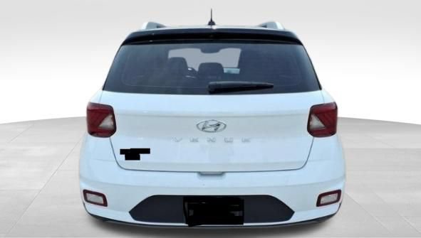 Used 2024 Hyundai Venue Limited FWD image 5