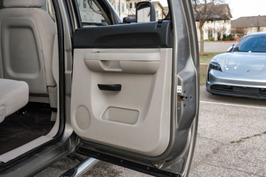 Used 2008 Chevrolet Silverado 2500 LT w/ Suspension Package, Off-Road image 40