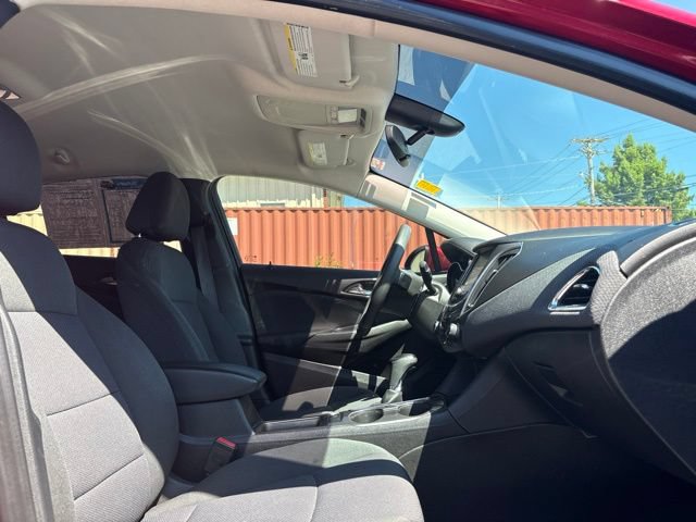 Used 2017 Chevrolet Cruze LT w/ Convenience Package FWD image 13