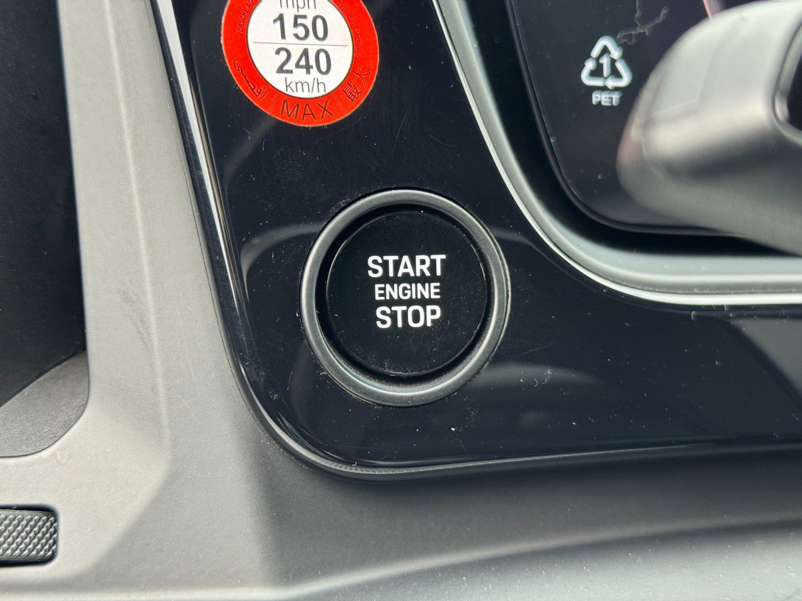 Used 2024 Porsche Cayenne w/ Premium Package image 19