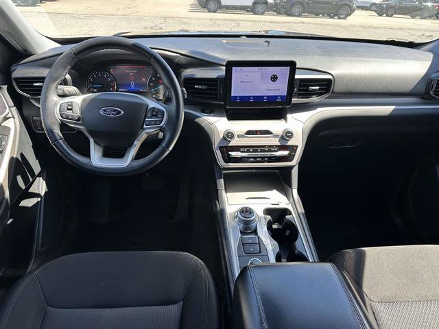 Used 2023 Ford Explorer XLT AWD/4WD image 11