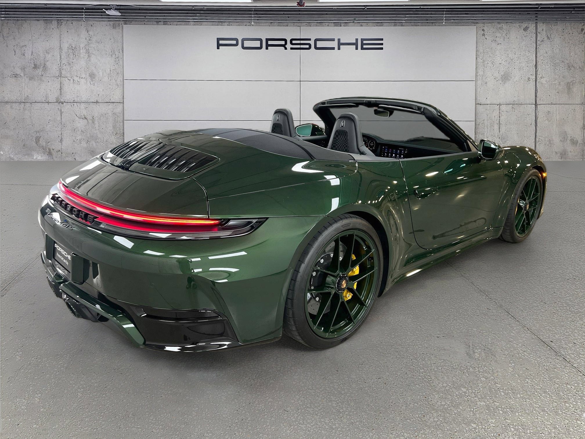 Certified 2026 Porsche 911 Carrera 4 GTS AWD/4WD image 39