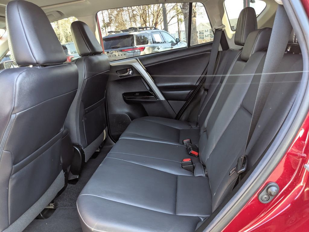 Used 2018 Toyota RAV4 Limited image 12
