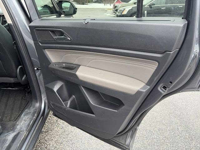 Used 2023 Volkswagen Atlas SEL R-Line image 21