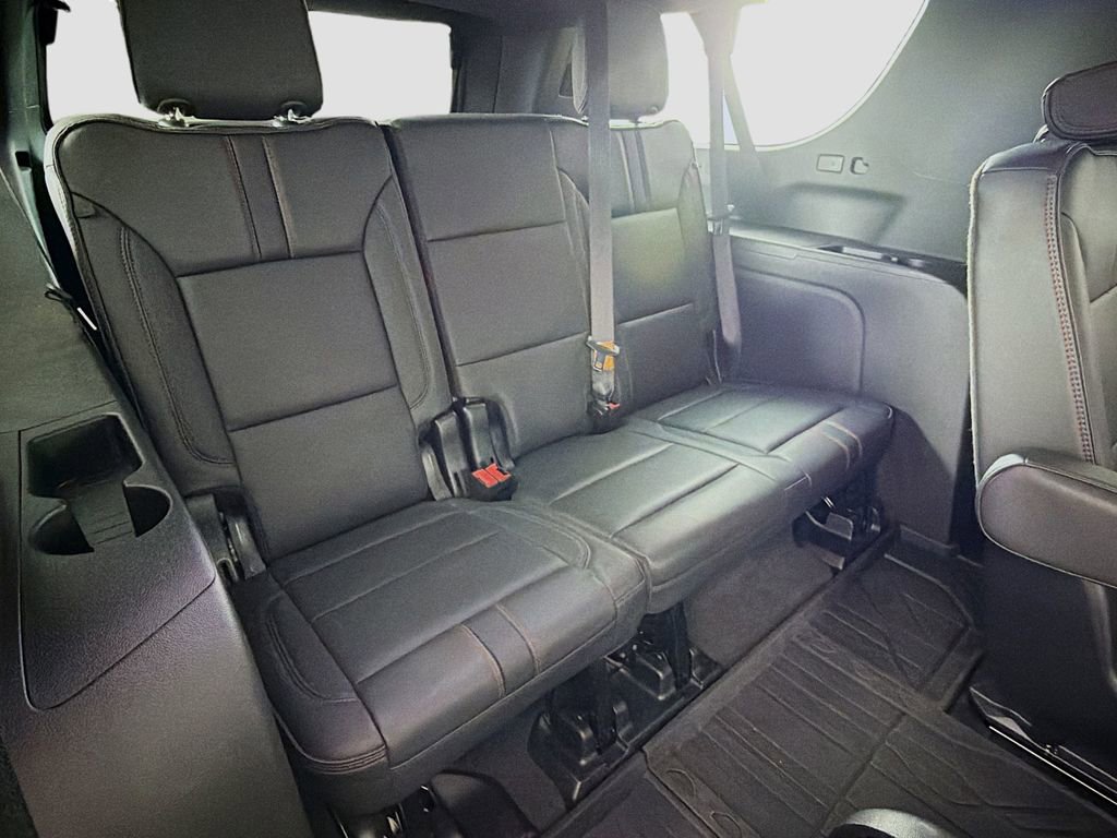 Used 2024 Chevrolet Suburban RST w/ Luxury Package image 29