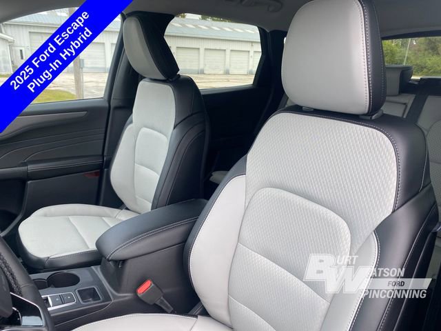 New 2025 Ford Escape SE image 11