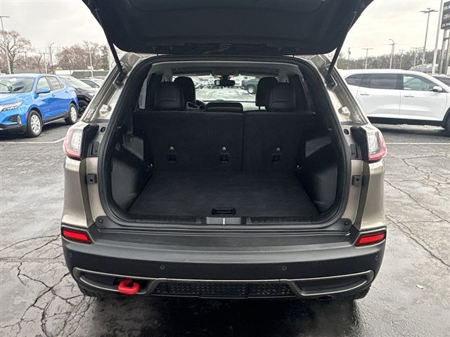 Used 2020 Jeep Cherokee Trailhawk image 24