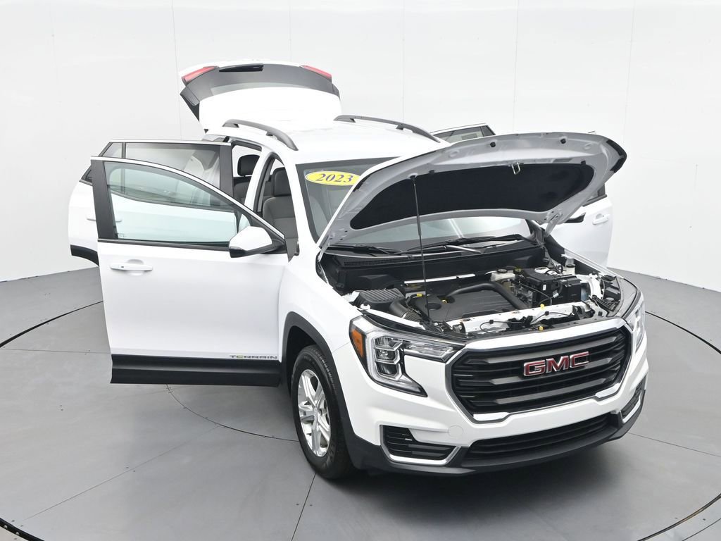 Used 2023 GMC Terrain SLE w/ Driver Convenience Package image 30