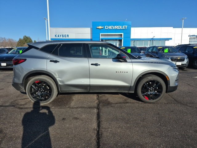 Used 2025 Chevrolet Blazer LT w/ Redline Edition image 6