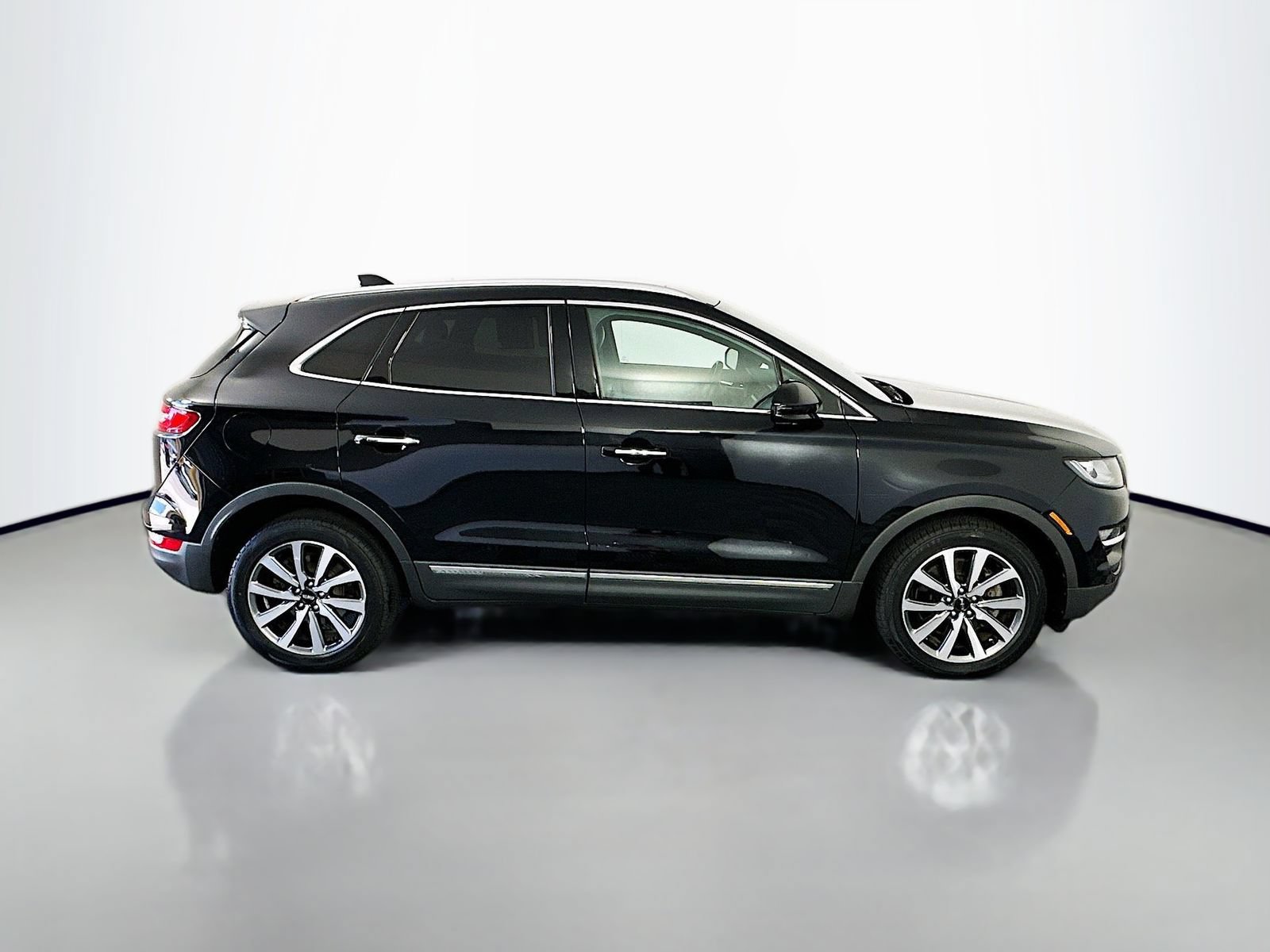 Used 2019 Lincoln MKC Reserve w/ MKC Climate Package AWD/4WD image 8
