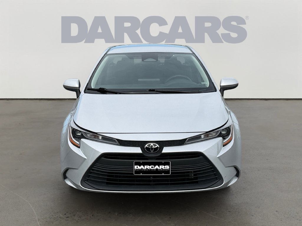 Used 2025 Toyota Corolla LE FWD image 2