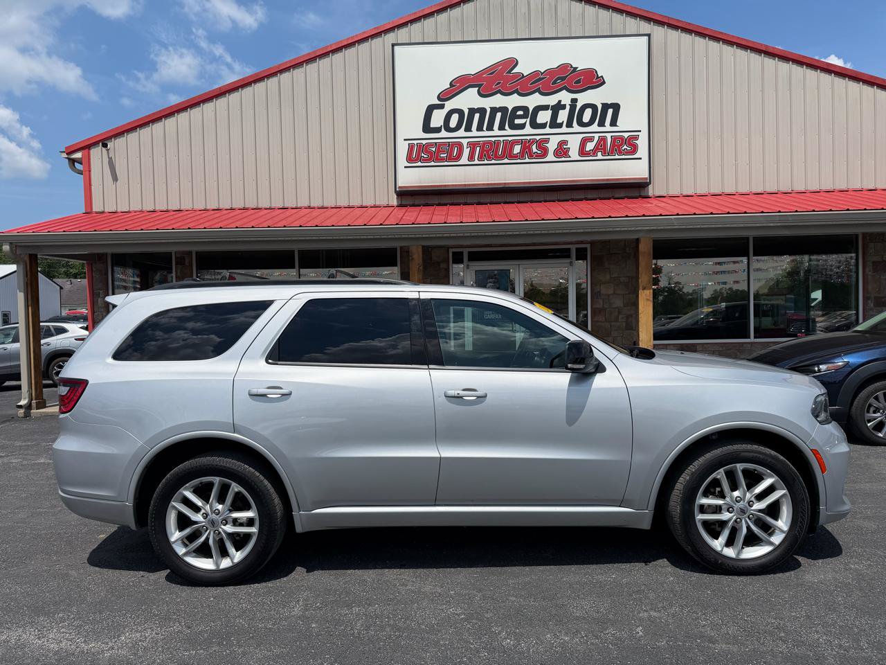 Used 2024 Dodge Durango GT AWD/4WD image 3