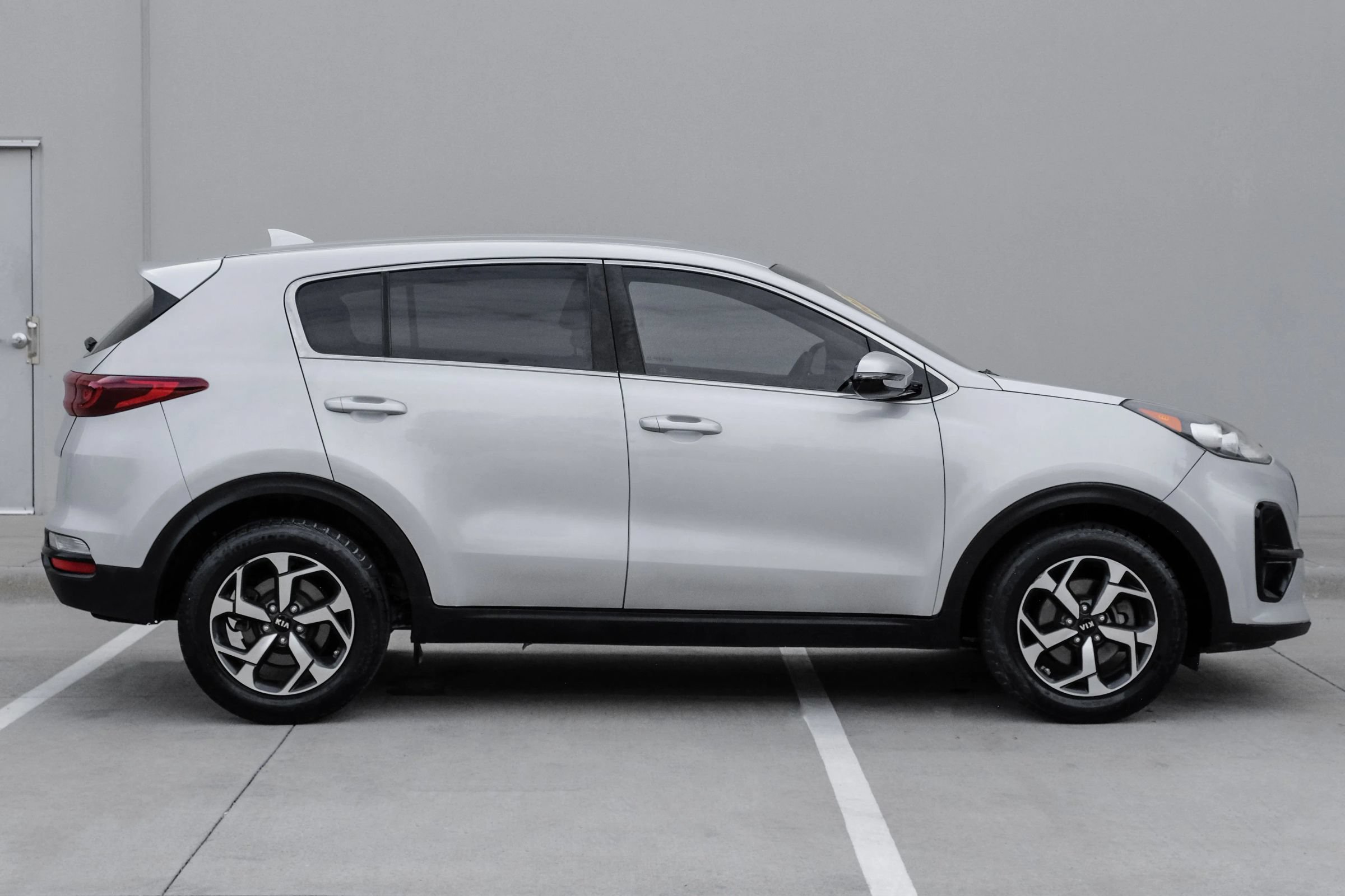 Used 2020 Kia Sportage LX w/ LX Popular Package FWD image 3
