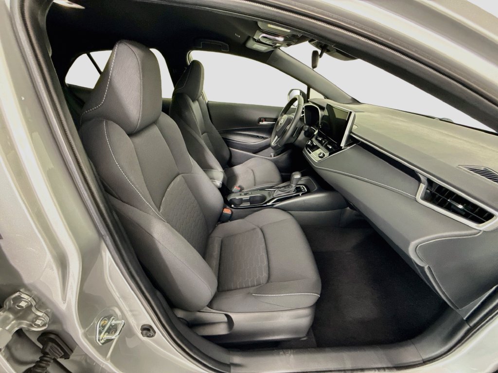 Used 2025 Toyota Corolla SE FWD image 20