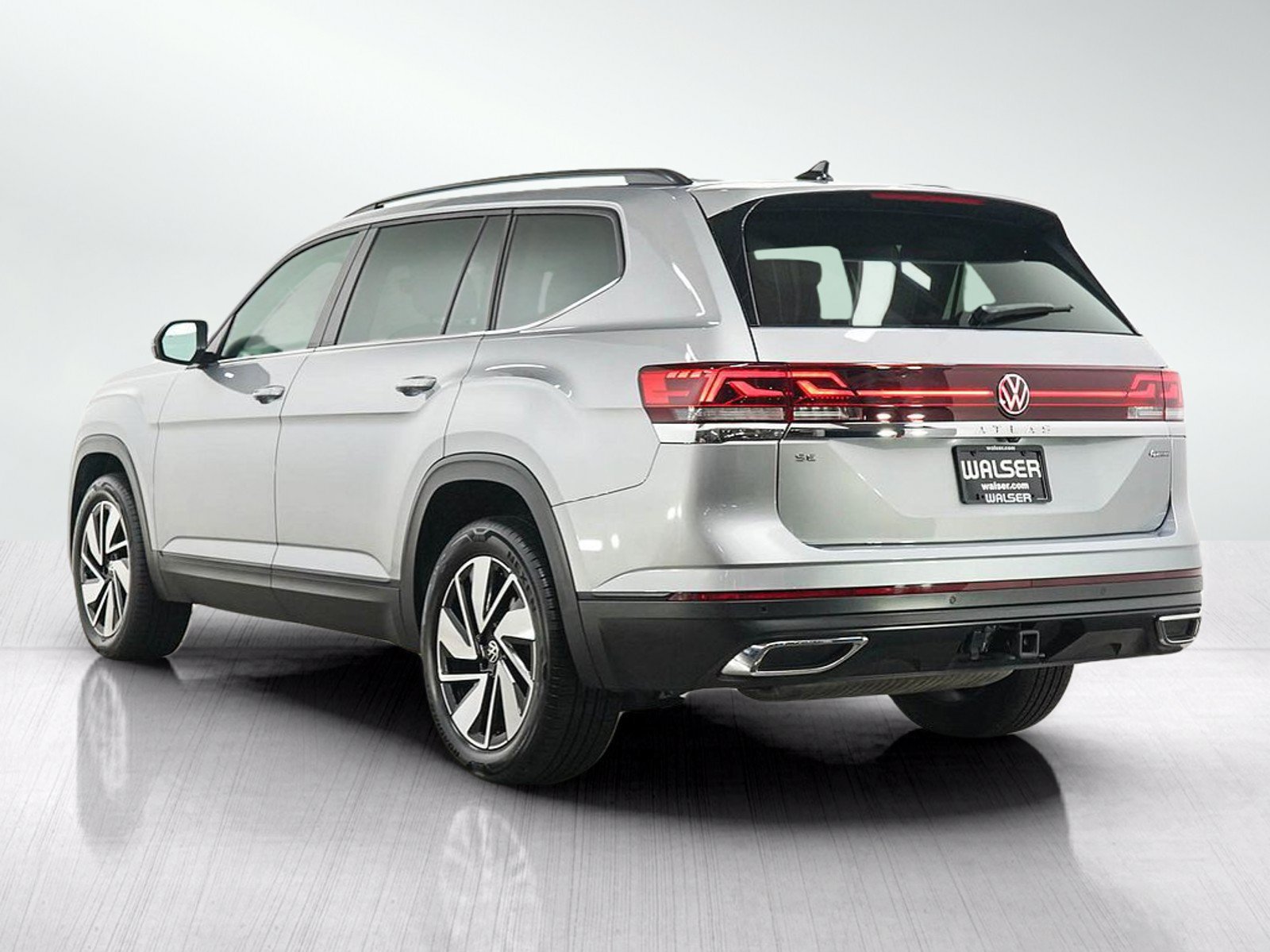 Used 2026 Volkswagen Atlas SE AWD/4WD image 3