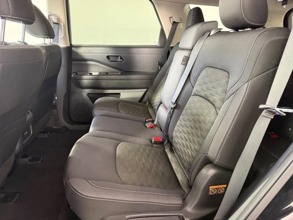 Used 2024 Nissan Pathfinder SV AWD/4WD image 20