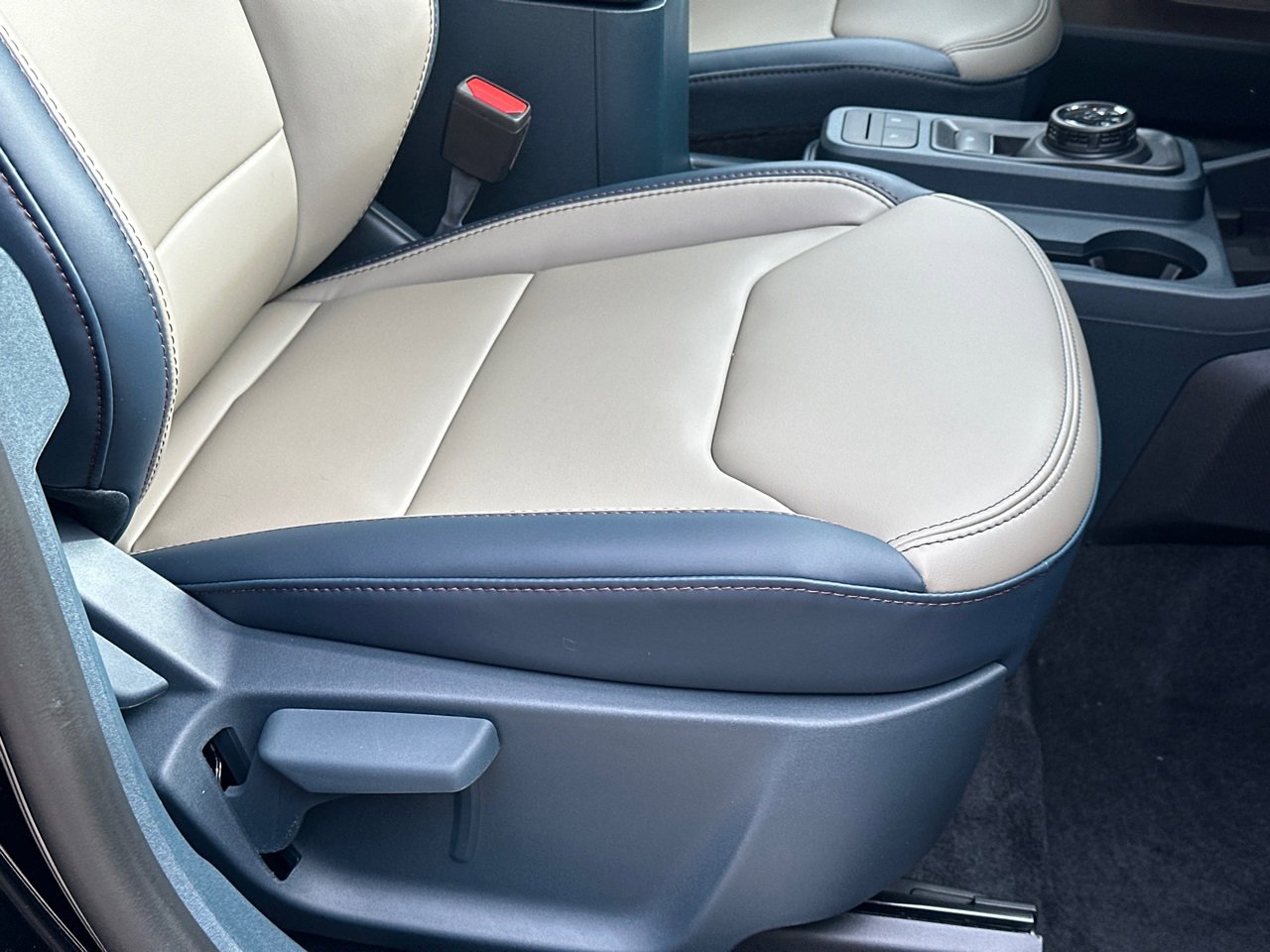 New 2025 Ford Maverick Lariat w/ 4K Tow Package image 11