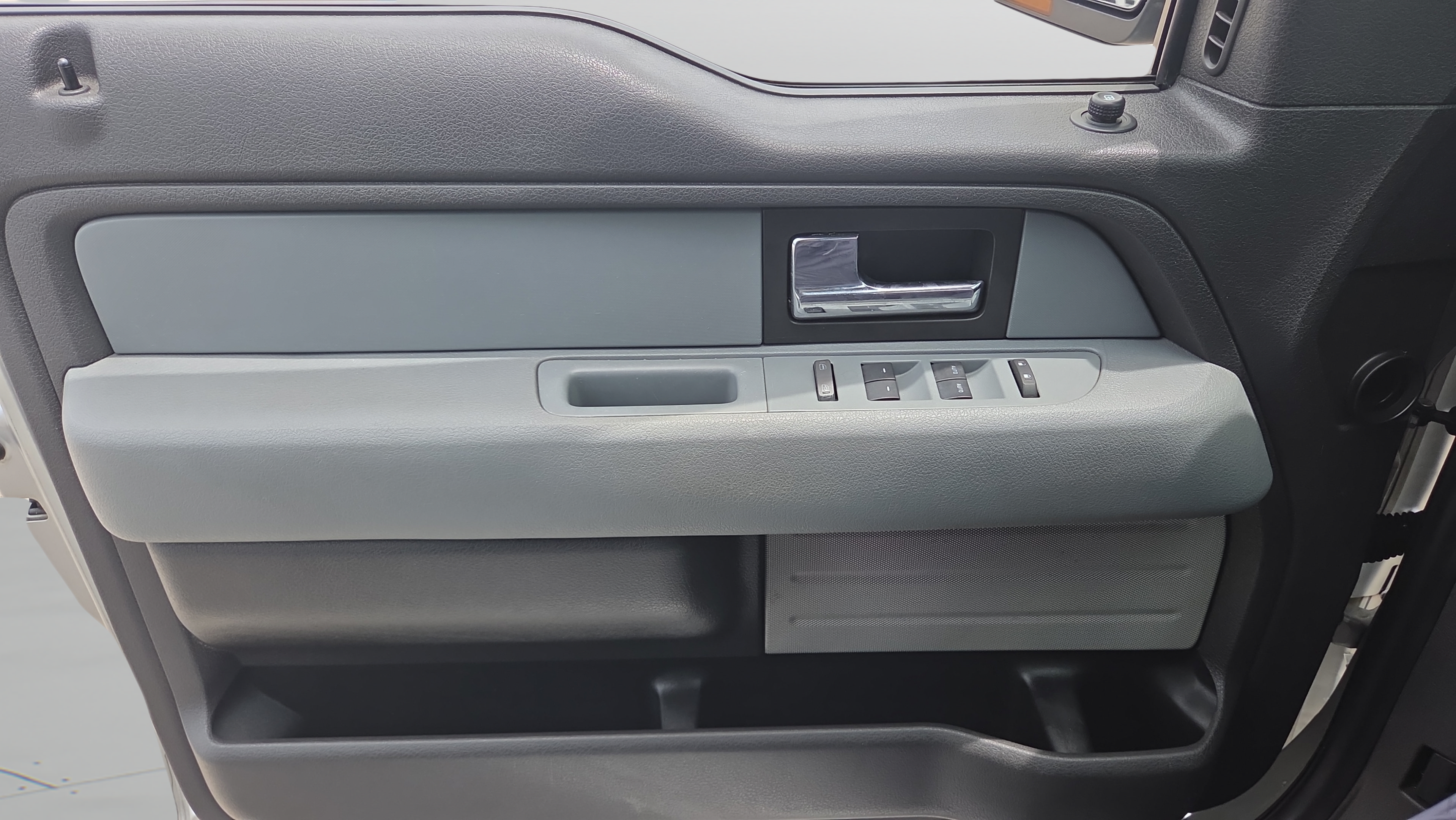 Used 2013 Ford F150 XLT w/ XLT Chrome Pkg RWD image 32