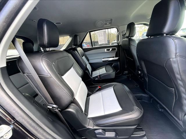 Used 2024 Ford Explorer XLT w/ Equipment Group 202A AWD/4WD image 22