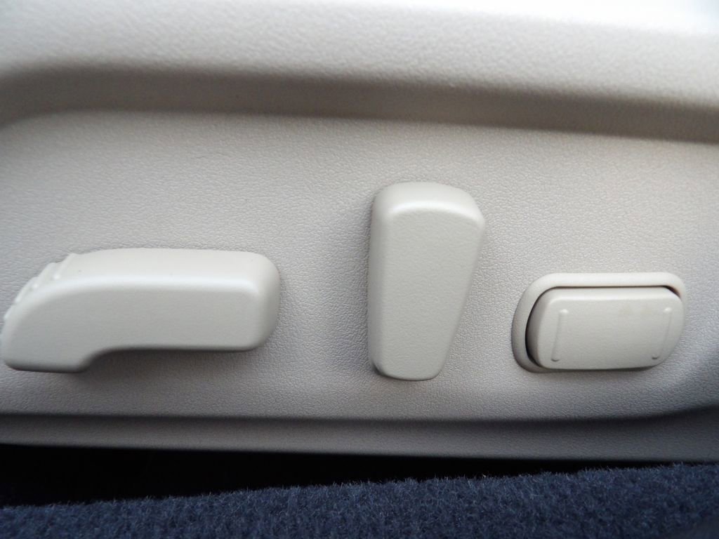 Used 2019 Subaru Outback 2.5i Limited w/ Popular Package #2 image 16