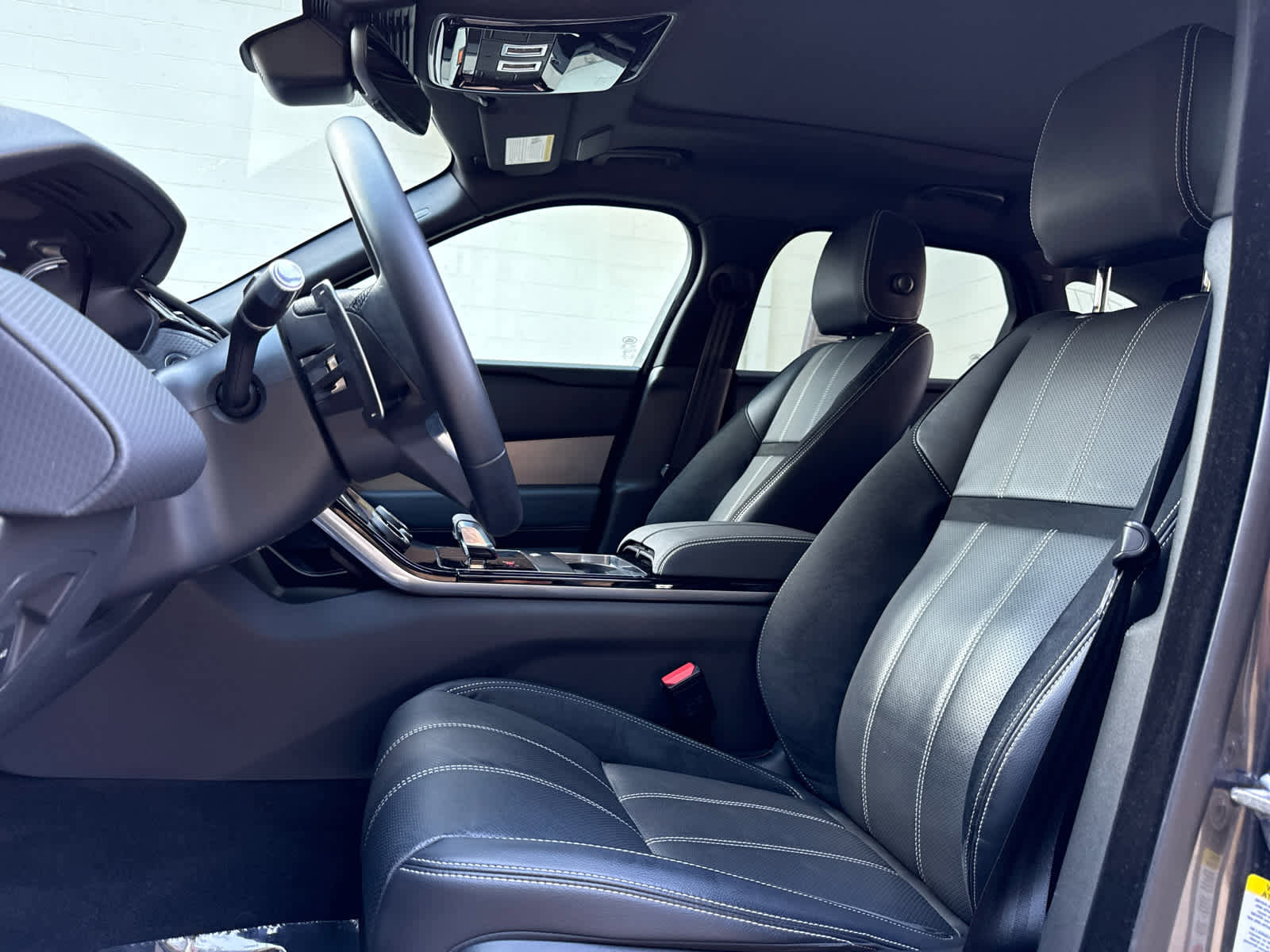 Certified 2023 Land Rover Range Rover Velar R-Dynamic S image 12