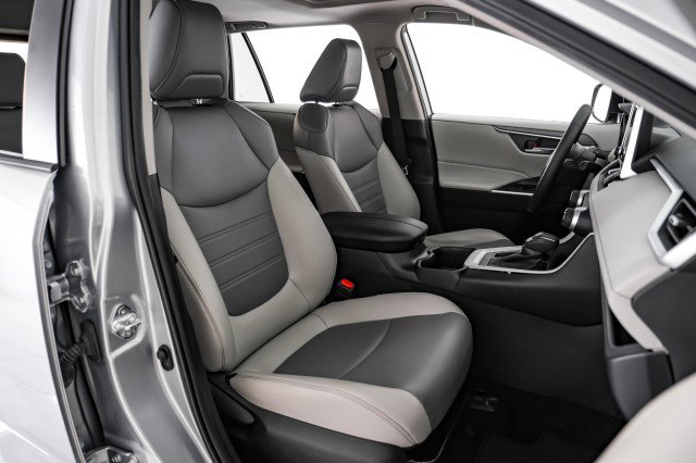 Used 2024 Toyota RAV4 XLE Premium FWD image 34