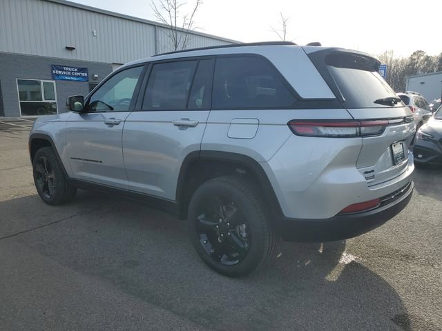 New 2025 Jeep Grand Cherokee Limited w/ Black Appearance Package image 4