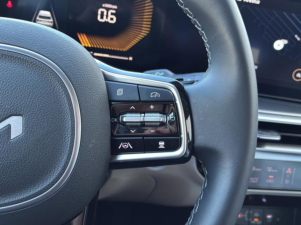 Certified 2025 Kia Sorento S w/ Panoramic Sunroof Package image 28