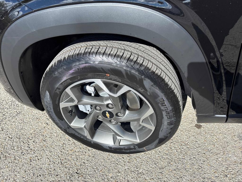New 2026 Chevrolet Trax LT w/ Driver Confidence Package image 11