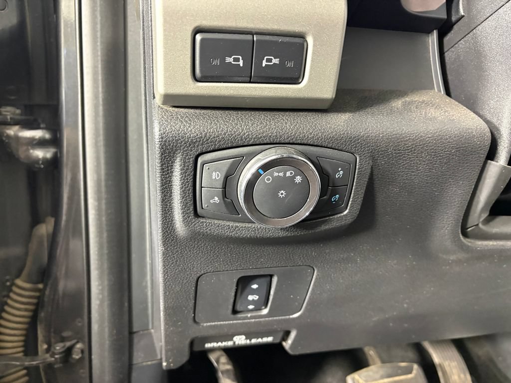 Used 2017 Ford F250 Lariat w/ Lariat Value Package AWD/4WD image 11