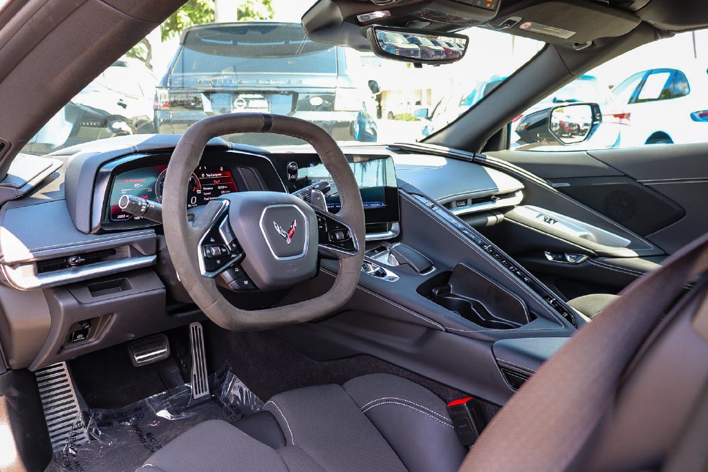 Used 2024 Chevrolet Corvette Stingray Coupe w/ Z51 Performance Package RWD image 12