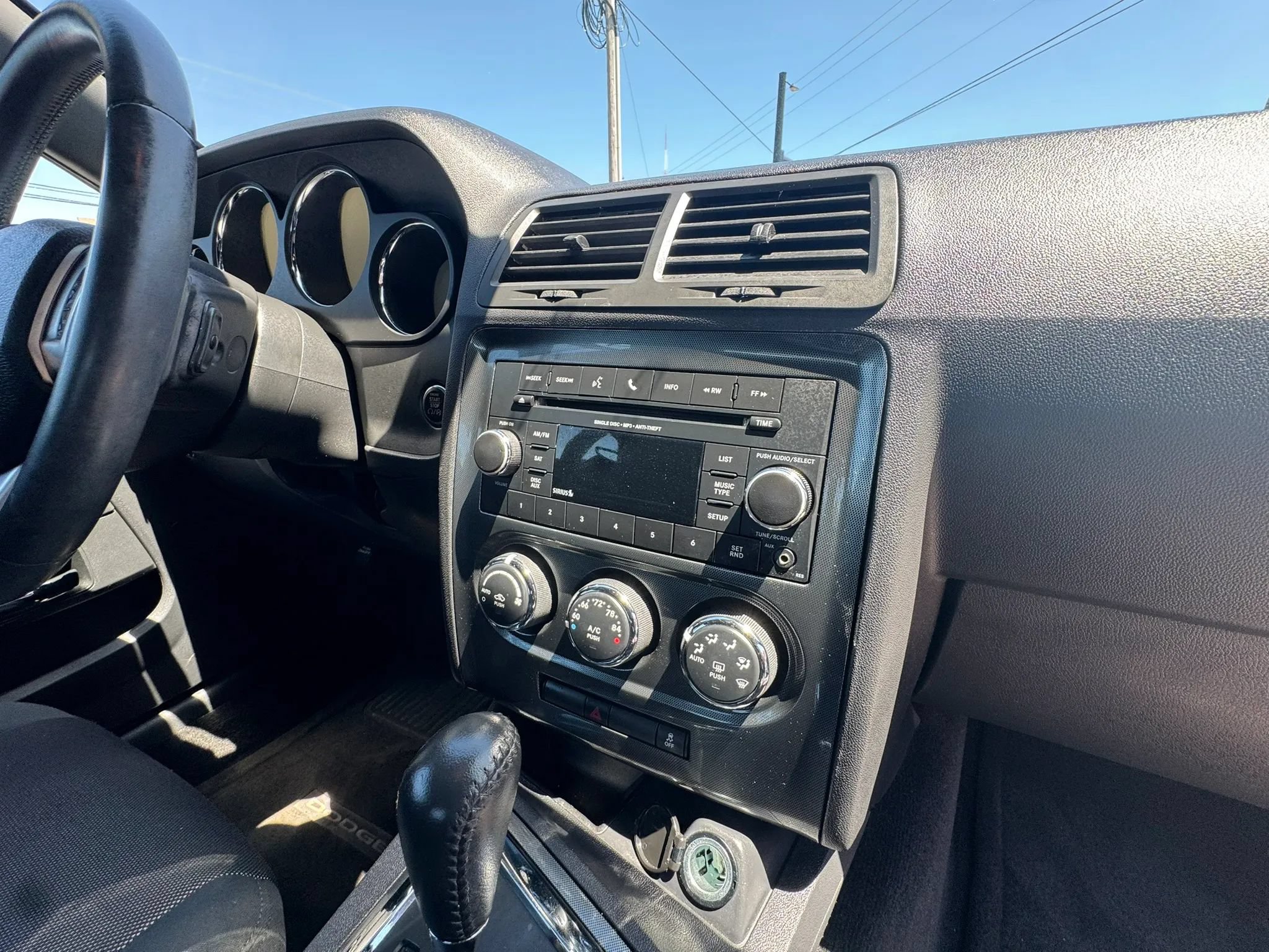Used 2012 Dodge Challenger SXT RWD image 29