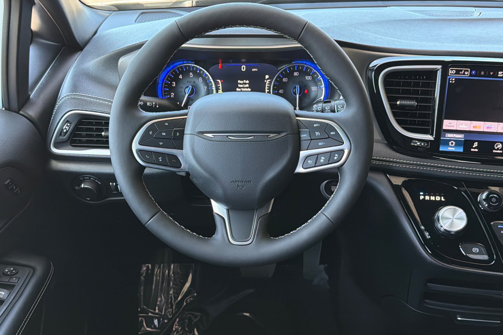 New 2027 Chrysler Pacifica Select FWD image 12