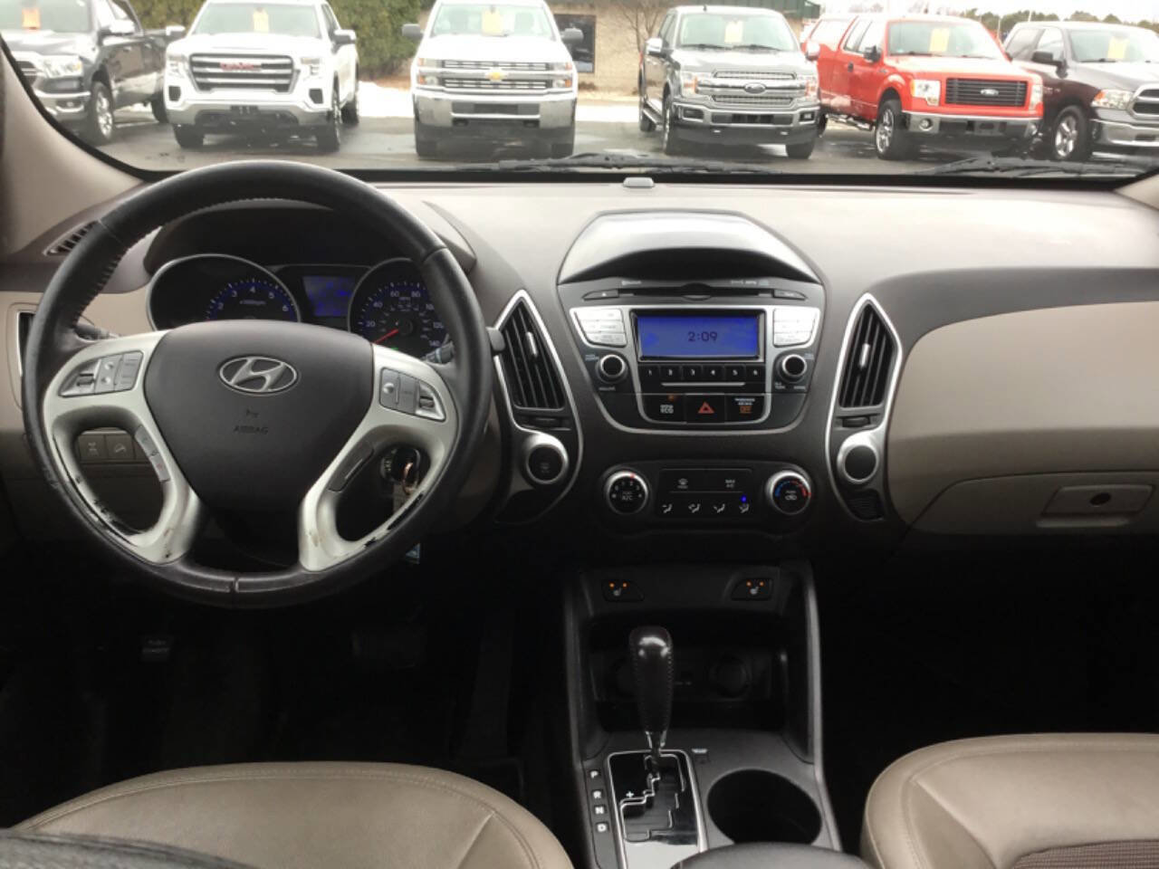 Used 2013 Hyundai Tucson GLS image 10
