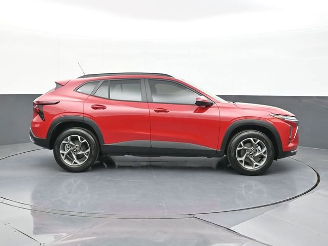 New 2026 Chevrolet Trax LT w/ Driver Confidence Package FWD image 16