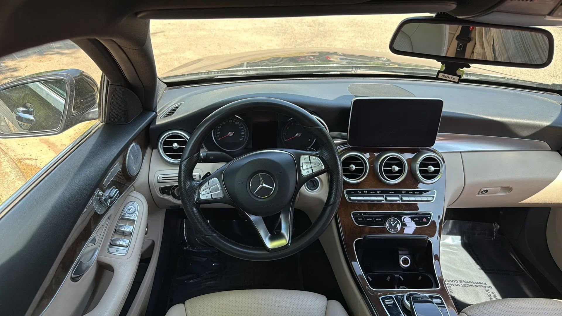Used 2015 Mercedes-Benz C 300 4MATIC Sedan image 25