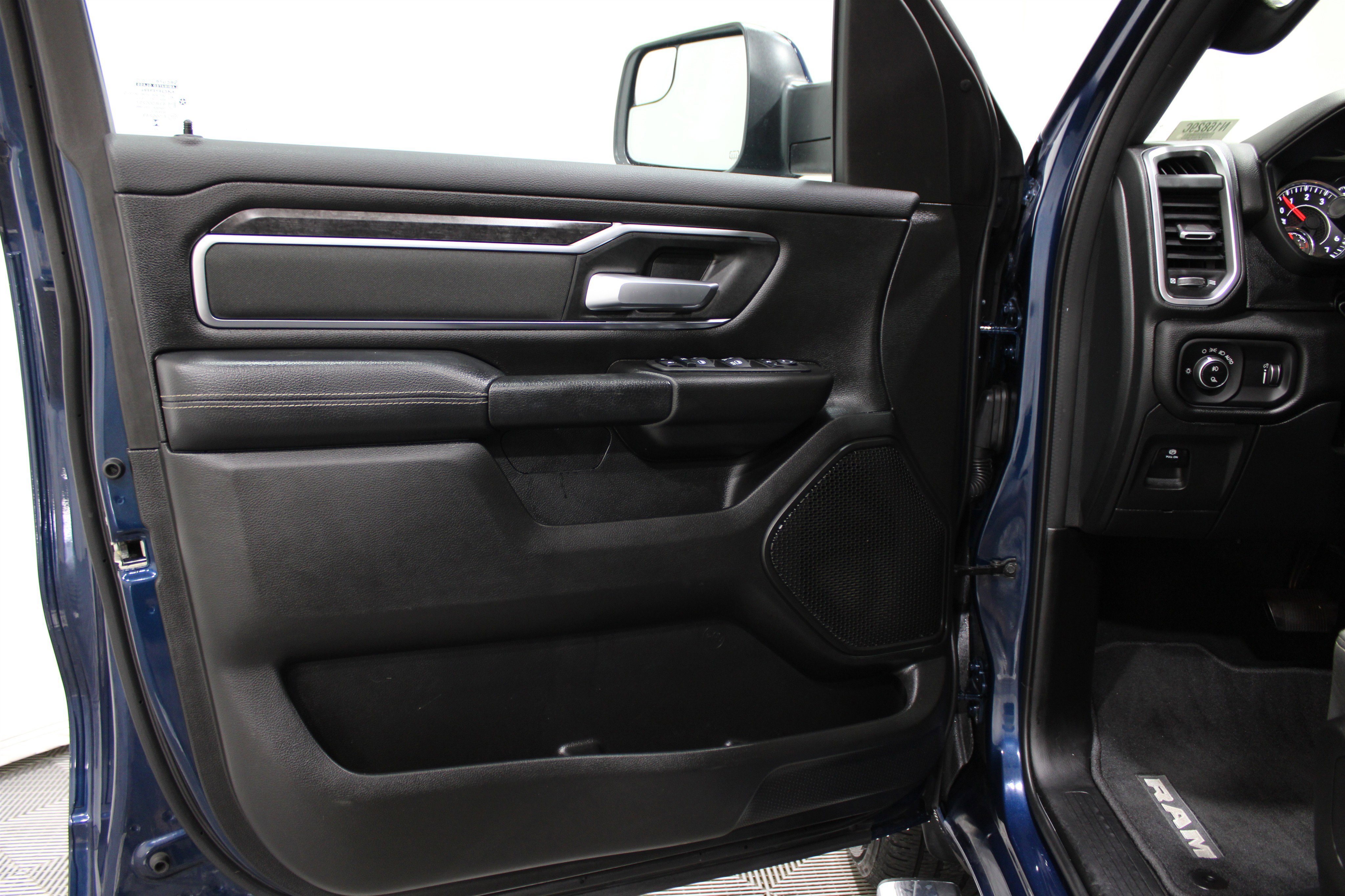 Used 2024 RAM 1500 Big Horn image 6