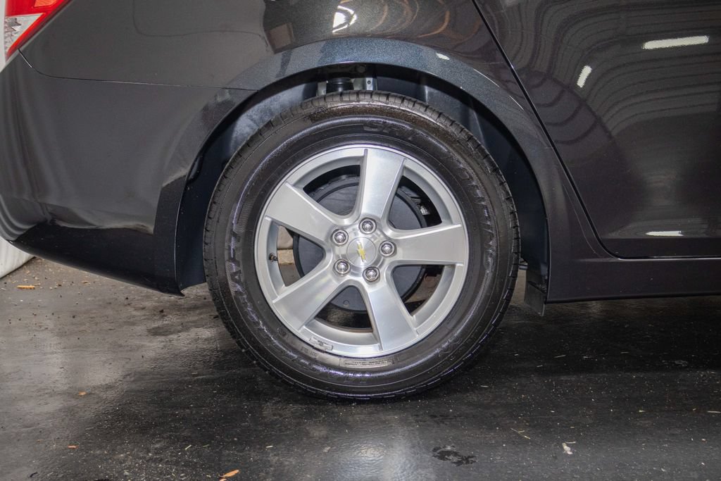 Used 2014 Chevrolet Cruze LT w/ All-Star Edition FWD image 7