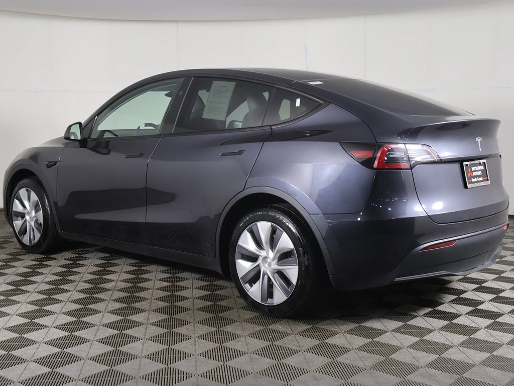 Used 2024 Tesla Model Y Long Range AWD/4WD image 14